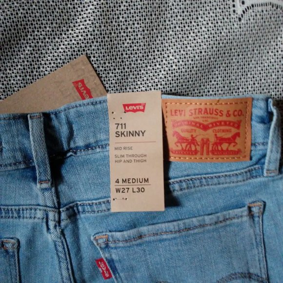 Levi's 711 Skinny Jeans - Picture 6 of 6